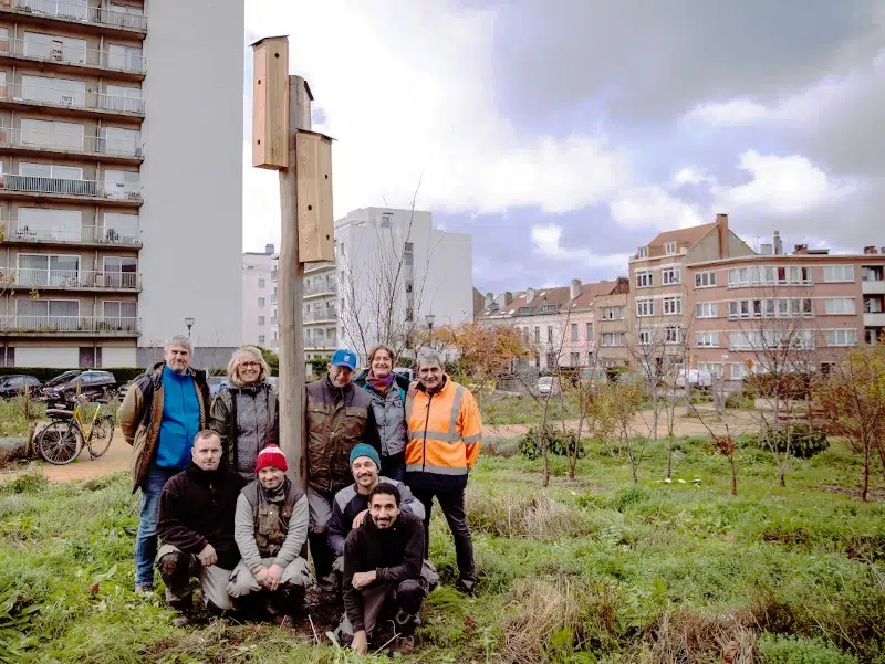 Un mat à moineaux quelque part dans Bruxelles, photos de groupe d'une équipe de la ferme Nos Pilifs