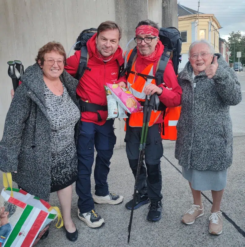 Les Baroudeurs de CAP48 pendant une rencontre en chemin